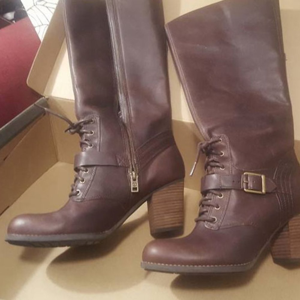 Killer Timberland leather lace-up boots worn once - size 9.5 brown